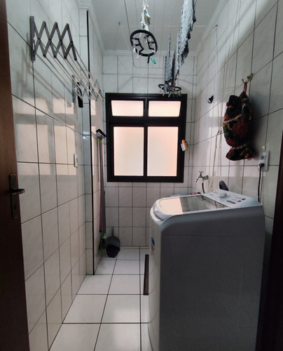 Mobiliado - 1 Dormitório Sacada Envidraçada- Prédio Com Elevador E Piscina