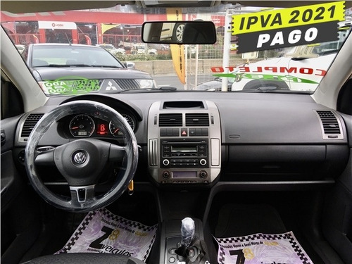 Volkswagen Polo Sedan 1.6 Mi Comfortline 8v Flex 4p Automati