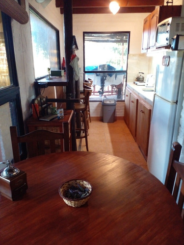 Casa Con Quincho Cerrado Y Pileta
