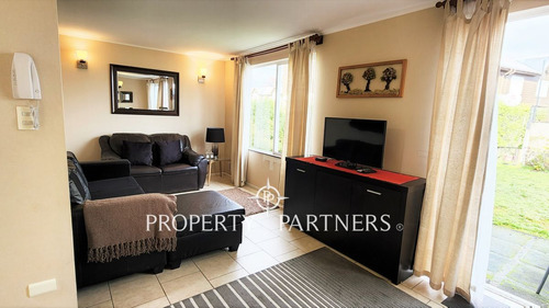 Arriendo Townhouse Peumayen Semi Amoblada
