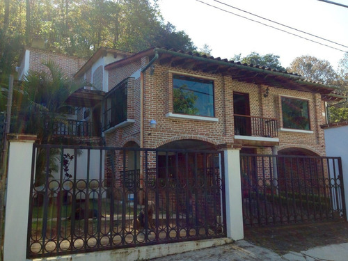 Imagen 1 de 14 de Hermosa Vivienda. Precio Por Debajo De Avalúo. A Negociar