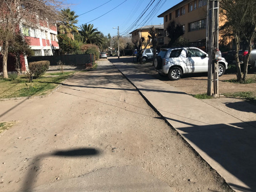 Deopartamento En Segundo Piso, Muy Central, Locomoción.