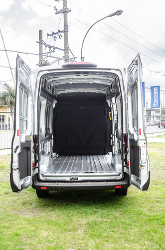 Ford Transit 2.2 Furgon Mediano 350m