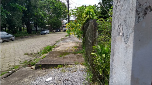 Vendo Casa Lado Praia Com Amplo Terreno No Gaivota -itanhaém