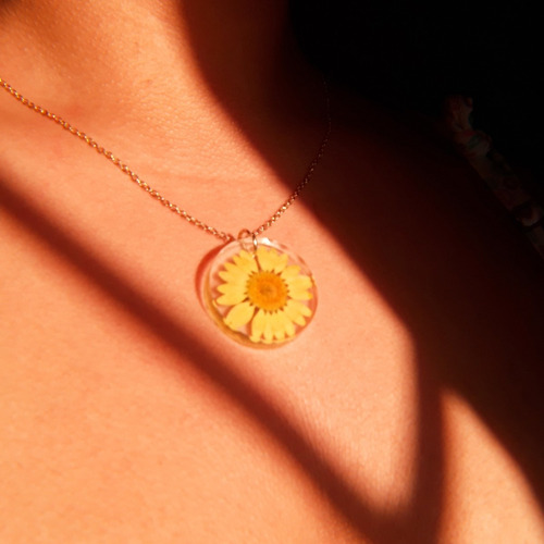 Imagen 2 de 9 de Diseño De Joyería Y Accesorios En Resina