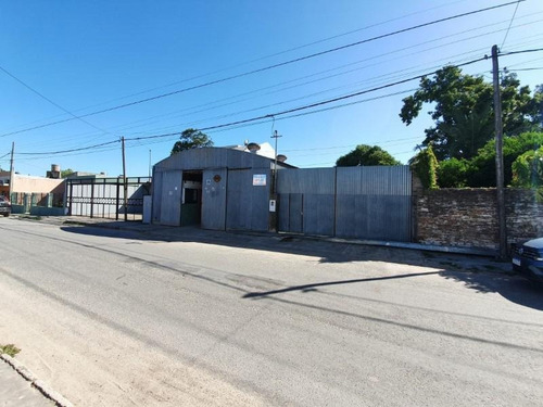 Imagen 1 de 16 de Galpon Sobre Terreno Centrico Mejoras Para Vivienda