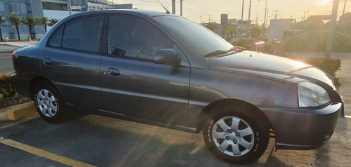 Imagen 4 de 12 de Kia Rio Stykus Ls