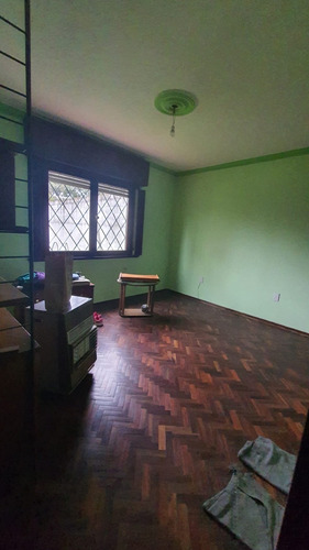 Imagen 4 de 10 de Sólida Y Amplia Casa A Pasitos De Av. Italia.
