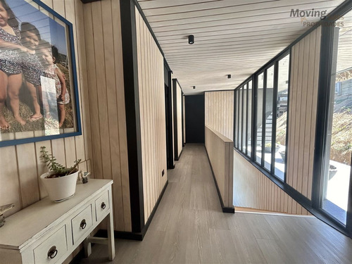 Casa En Venta De 4 Dorm. En Las Cabras