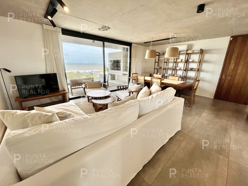 Espectacular Penthouse En Alquiler En Manantiales, Dos Dormitorios, Parrilla, Uruguay