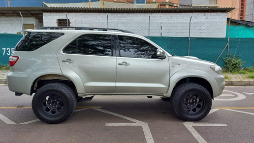 Toyota Fortuner Srv 3.0 Mt