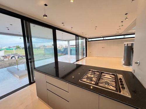 Venta Casa A Estrenar 3d -country Viento Sur