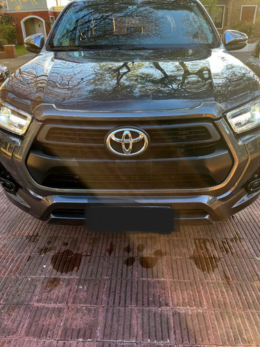 Toyota Hilux 2.7 D.cab. Srv