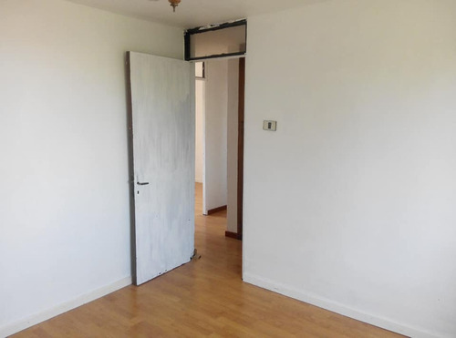 Se Vende Dpto 3d 1b 1est, Sin Ascensor, Amapolas / Coventry