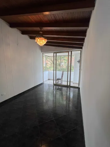 Apartamento En Venta. Laureles.