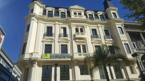 Imagen 1 de 14 de Oficina A La Venta Con Renta En Peatonal Sarandí Y Juan Carlos Gómez!!