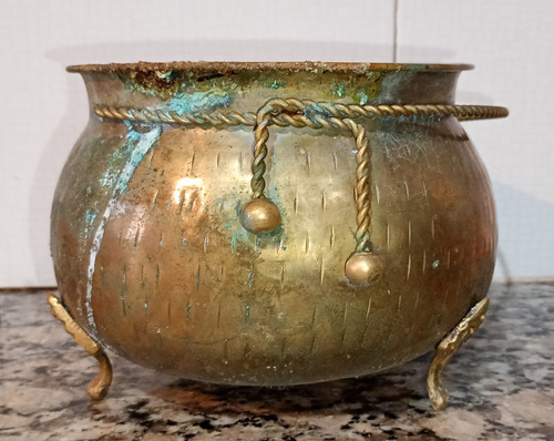 Antiguo Cuenco Bronce Repujado Con Detalle (Usado)