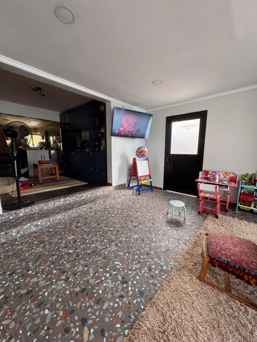 En Venta Casa, Condominio Las Mercedes, Machalí