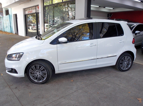 Imagen 2 de 15 de Volkswagen Fox 1.6 Msi Highline 5p. 2017 Carbone