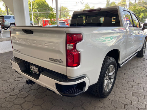 Imagen 3 de 11 de Chevrolet Cheyenne 2019 6.2 V8 Doble Cabina High Country 4x4