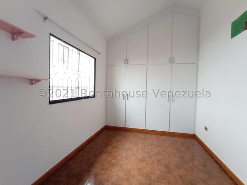 Imagen 8 de 14 de Townhouse En Venta En Barrio Sucre, Maracay 22-13334/ 0424-3392775