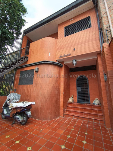 Excelente Casa Comercial En Venta Montecristo Caracas 23-13739