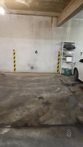 Cochera Cubierta En Villa Ballester Proxima A Centro Comercial