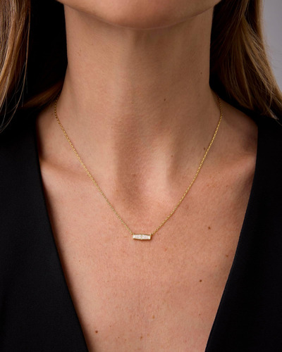 Pavoi Collar Con Colgante De Baguette Cónico Y Delicado Con