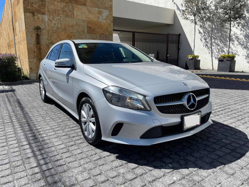 Imagen 3 de 11 de Mercedes-benz Clase A 2016 1.6 200 Cgi Style Mt