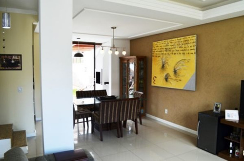 Casa Em Hípica Com 3 Dormitórios - Mi9268