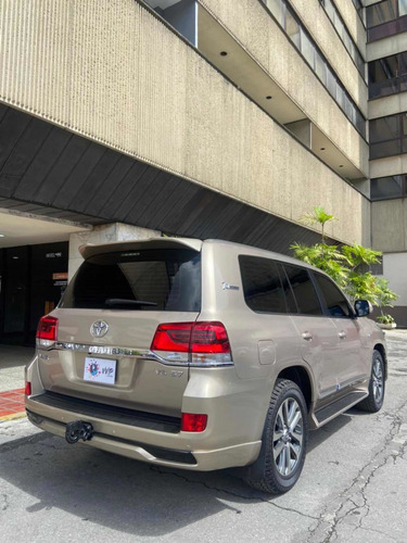 Imagen 4 de 10 de Toyota Land Cruiser Vxr V8 5.7