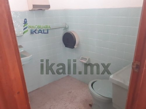 Imagen 19 de 23 de Renta De Piso Para Oficina Centro Tuxpan Veracruz. Excelente Espacios Para Oficinas En Avenida Principal Benito Juarez No. 39 Colonia Centro Del Municipio De Tuxpan Veracruz. En La Zona Comercial Del