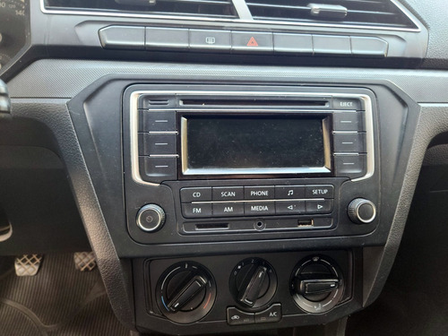 Imagen 17 de 24 de Volkswagen Gol Trend 1.6 Trendline 101cv 2016