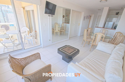 Imagen 3 de 22 de Apartamento 2 Dormitorios En Alquiler Anual