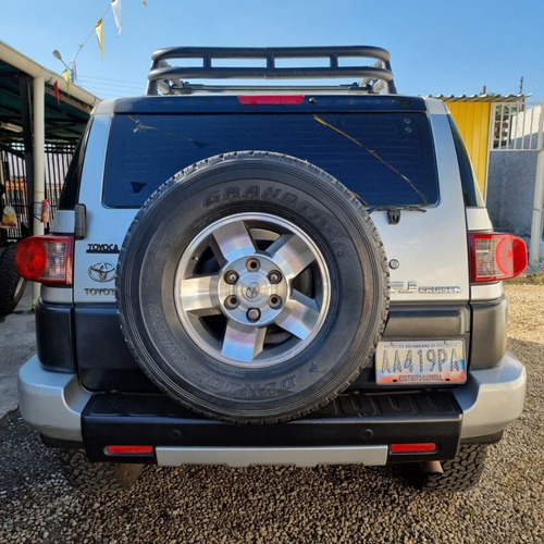 Imagen 5 de 10 de Toyota Fj