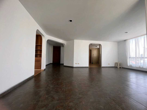 Vendo Espacioso Apartamento Ubicado En El Centro De Pereira