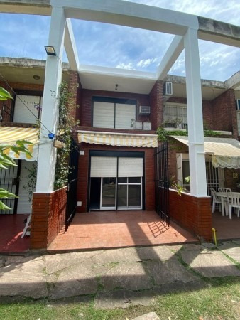 Imagen 8 de 19 de Duplex De 3 Amb En Club Privado Del Bosque - Parque Leloir.