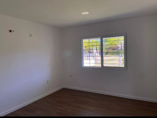 Se Alquila Casa En El Pinar Sur , 2 Dorm 1 Baño. Impecable