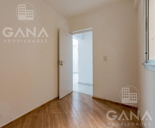 Venta Departamento En Echesortu Rosario. 2 Dormitorios Con Balcón Y Terraza