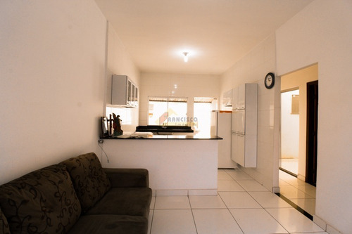 Imagem 2 de 15 de Casa À Venda, 3 Quartos, 5 Vagas, Icaraí - Divinópolis/mg - 34248