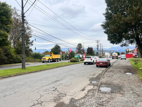Galpón De Uso Comercial En Principal Avenida