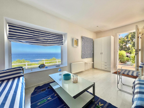 Gran Casa En Primera Línea Con Vista Impresionante, Zapallar