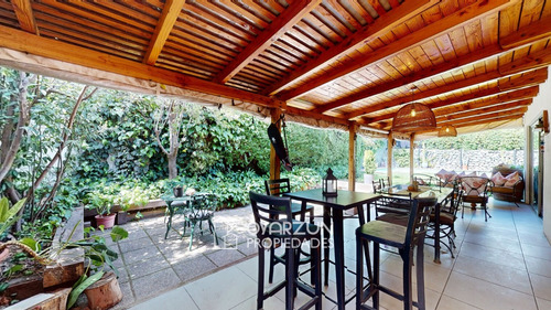 Se Vende Casa De 4 Dormitorios 4 Baños Terreno De 498 Mts2.