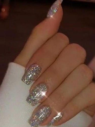 Imagen 2 de 5 de Esmaltado Semipermanente A Domicilio Y Uñas De Gel Con Tips