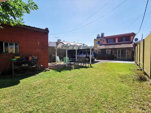 Imagen 1 de 22 de Casa En Venta De 3 Dormitorios Con Parque En Villa Elisa, La Plata