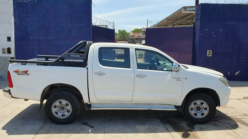 Imagen 5 de 25 de Toyota Hilux 2.5 Dx 4x4 Cabin Doble 5 Ruedas Nuevas Año 2008