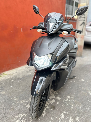 Yamaha Ray Zr 125 2025 Color Negra Con 9000 Km En Excelentes