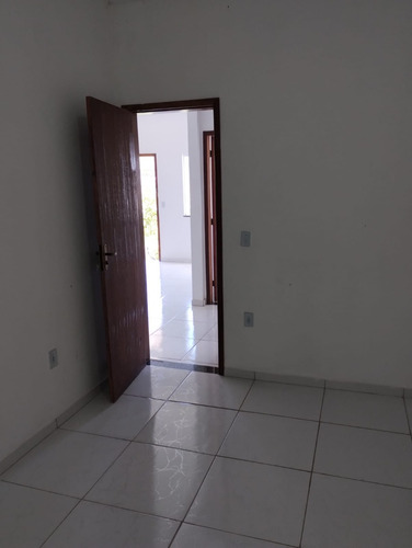 Duas Casas, Totalmete Independentes, Uma Sobreposta À Outra, Cada Uma Com 66m², Terreno Com Espaço Para Mais Construções, Terreno Com Rgi,