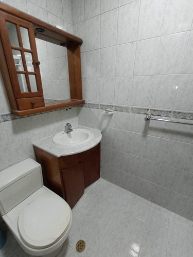 Imagen 11 de 18 de Casa En Venta En El Cafetal Calle Cerrada