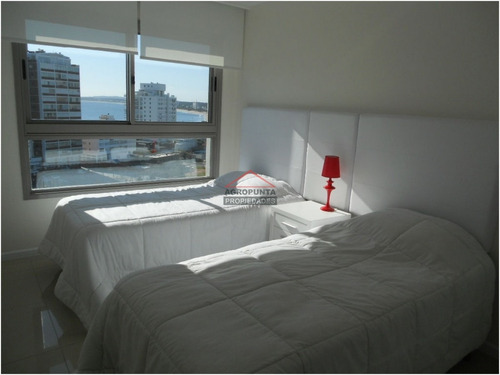 Apartamento En Brava, 3 Dormitorios *- Ref: 1869
